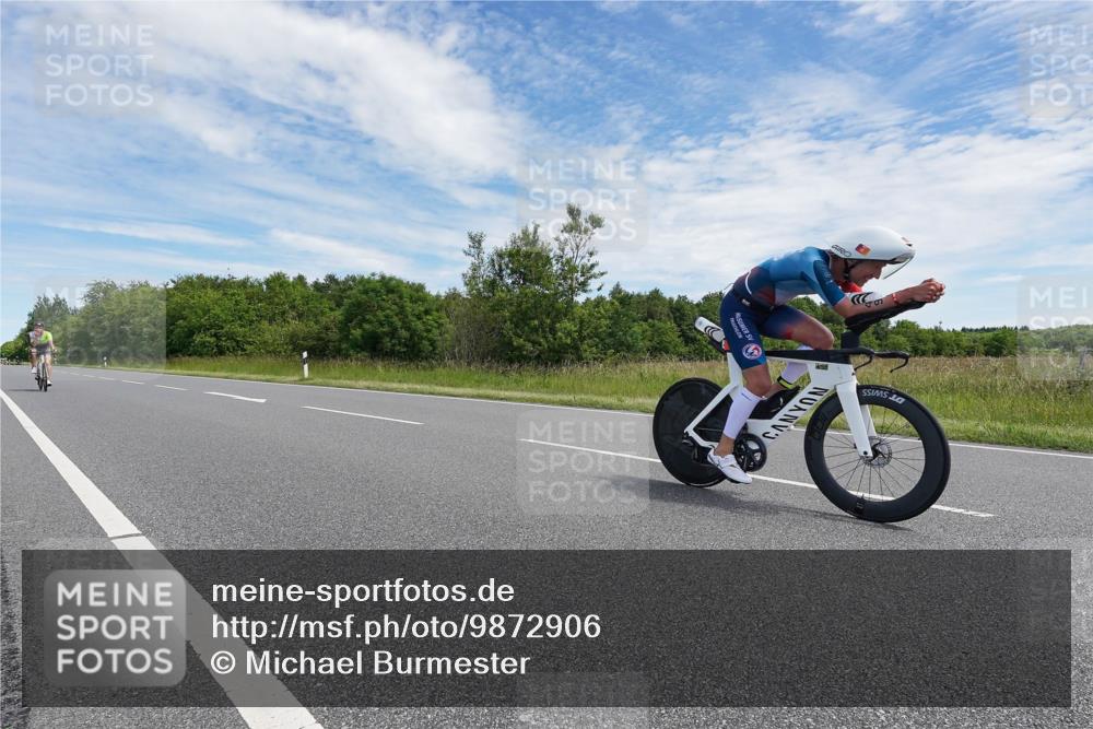 21.06.2026 - Viking Triathlon Michael Burmester http://msf.ph/oto/9872906 21.06.2026 12:34:35 Radfahren 28, 49, 197, 248, 304, 360, 389, 571, 653 meine-sportfotos.de