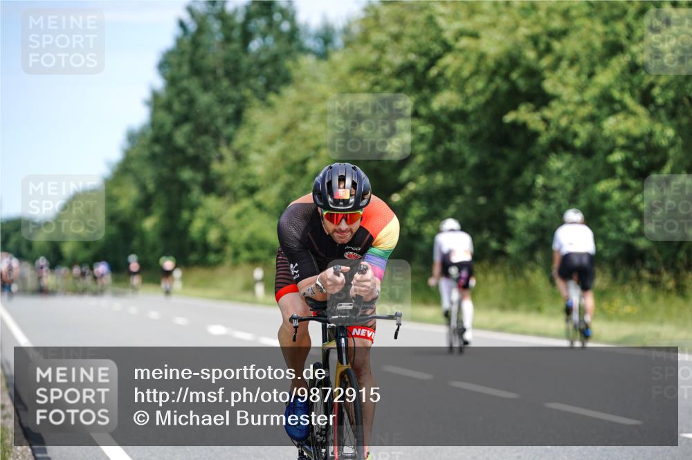 21.06.2026 - Viking Triathlon Michael Burmester http://msf.ph/oto/9872915 21.06.2026 12:46:08 Radfahren 238, 352, 352, 439, 442, 457, 561 meine-sportfotos.de