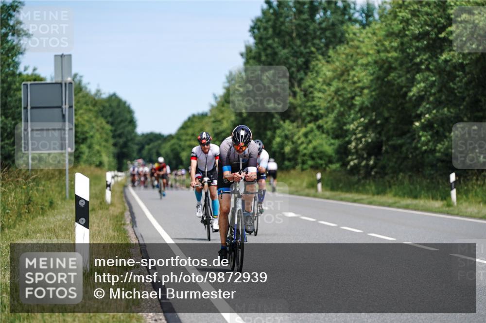 21.06.2026 - Viking Triathlon Michael Burmester http://msf.ph/oto/9872939 21.06.2026 12:46:22 Radfahren 36, 105, 178, 251, 352, 439, 457, 457, 504, 546, 606, 629, 629 meine-sportfotos.de