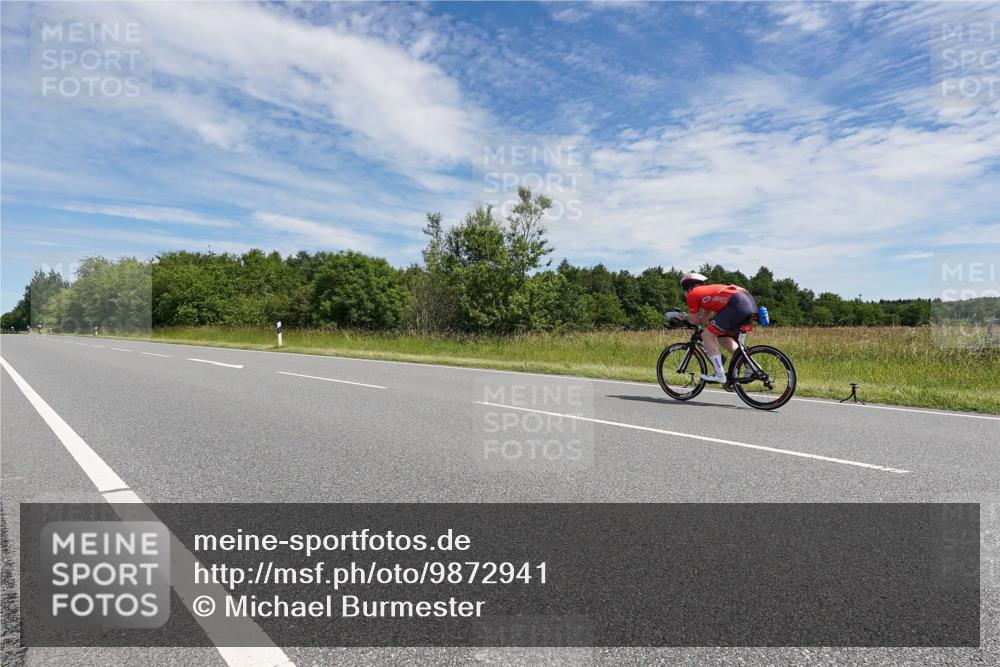 21.06.2026 - Viking Triathlon Michael Burmester http://msf.ph/oto/9872941 21.06.2026 12:35:07 Radfahren 96, 195, 212, 248, 432, 616 meine-sportfotos.de