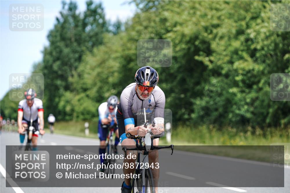 21.06.2026 - Viking Triathlon Michael Burmester http://msf.ph/oto/9872943 21.06.2026 12:46:23 Radfahren 36, 105, 178, 251, 352, 439, 457, 457, 504, 546, 606, 629, 629 meine-sportfotos.de