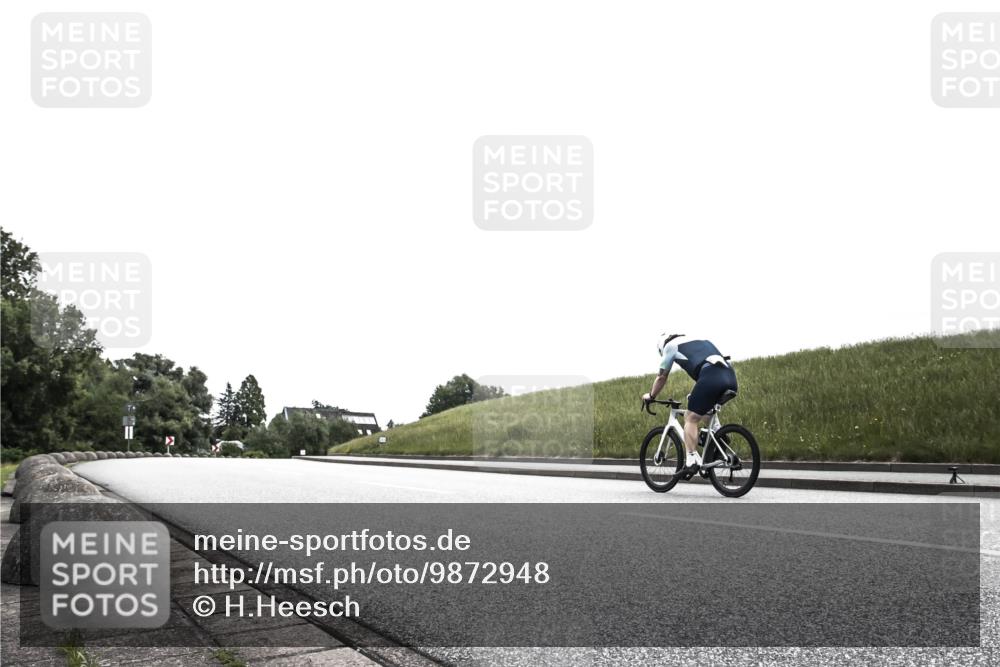 21.06.2026 - 29. Vierlanden-Triathlon H.Heesch http://msf.ph/oto/9872948 21.06.2026 12:26:03 Radfahren  meine-sportfotos.de