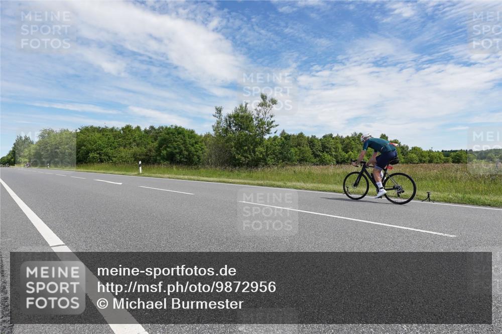 21.06.2026 - Viking Triathlon Michael Burmester http://msf.ph/oto/9872956 21.06.2026 12:35:17 Radfahren 195, 195, 212, 377 meine-sportfotos.de