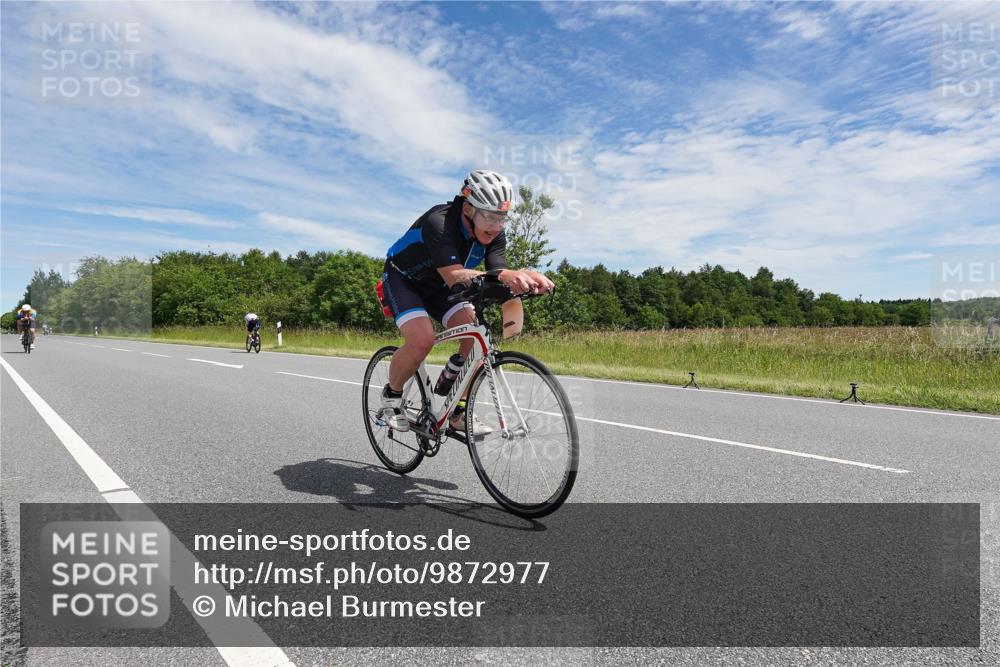 21.06.2026 - Viking Triathlon Michael Burmester http://msf.ph/oto/9872977 21.06.2026 12:35:33 Radfahren 153, 153, 245, 335, 377, 511, 521, 562 meine-sportfotos.de
