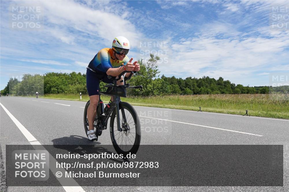 21.06.2026 - Viking Triathlon Michael Burmester http://msf.ph/oto/9872983 21.06.2026 12:35:35 Radfahren 14, 153, 153, 245, 335, 377, 486, 511, 521, 562 meine-sportfotos.de