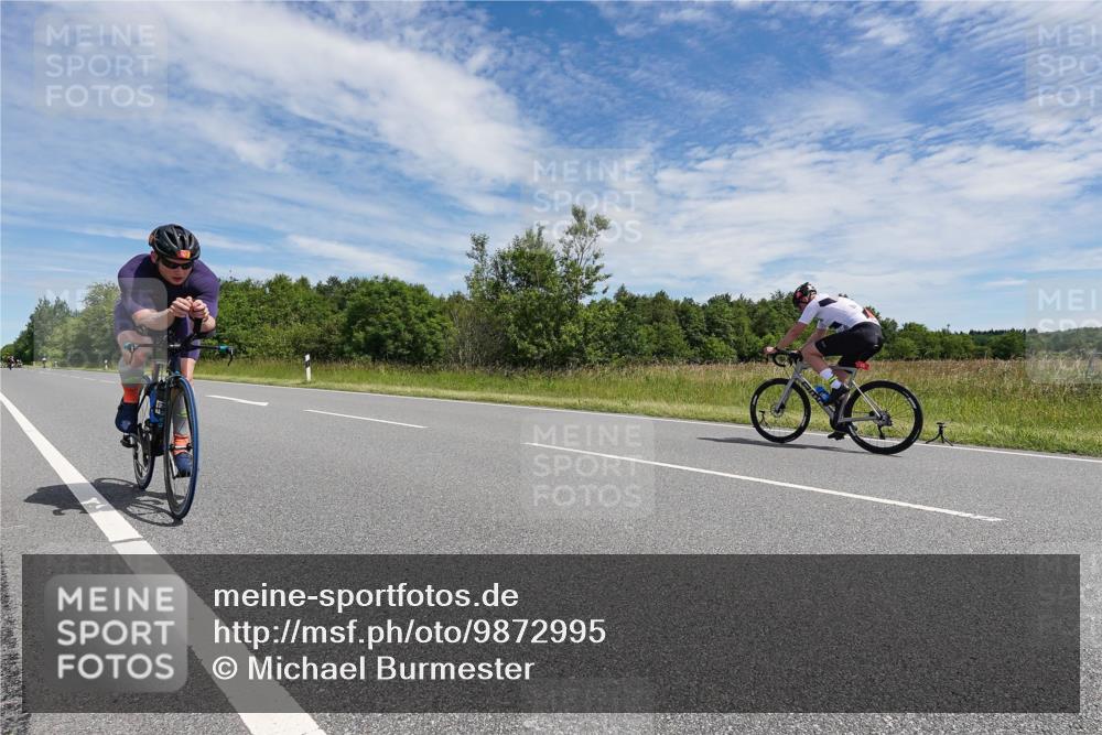 21.06.2026 - Viking Triathlon Michael Burmester http://msf.ph/oto/9872995 21.06.2026 12:35:42 Radfahren 14, 37, 153, 153, 245, 335, 486, 511, 521, 562 meine-sportfotos.de