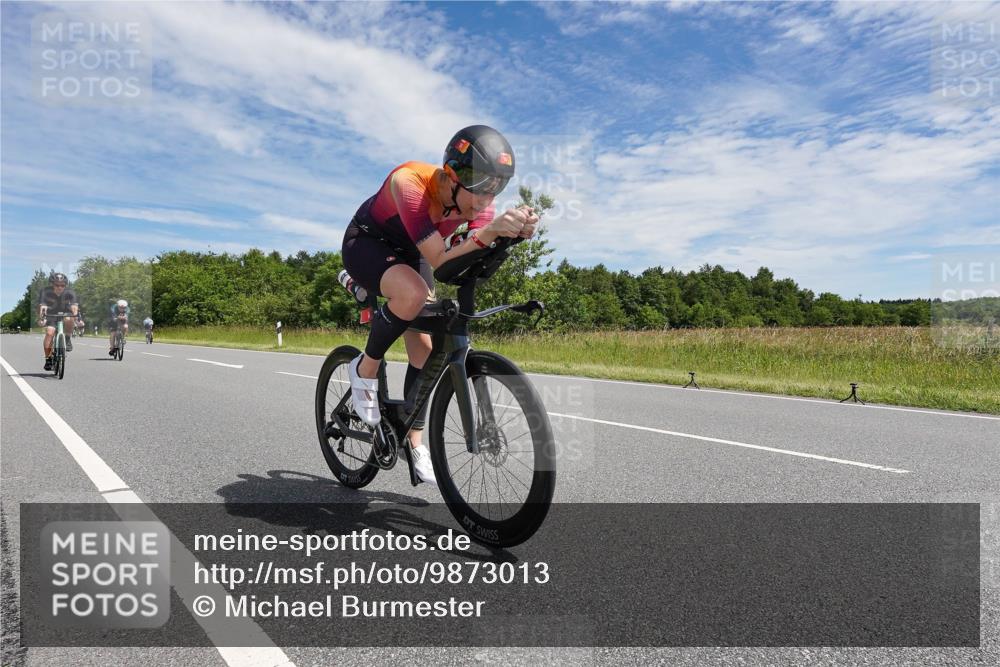 21.06.2026 - Viking Triathlon Michael Burmester http://msf.ph/oto/9873013 21.06.2026 12:35:50 Radfahren 14, 37, 37, 153, 449, 486, 562 meine-sportfotos.de
