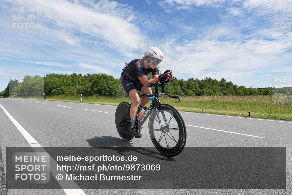 21.06.2026 - Viking Triathlon Michael Burmester http://msf.ph/oto/9873069 21.06.2026 12:36:18 Radfahren 22, 22, 106, 354, 363, 458, 539, 637 meine-sportfotos.de