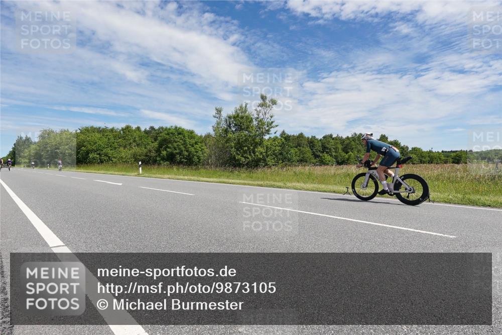 21.06.2026 - Viking Triathlon Michael Burmester http://msf.ph/oto/9873105 21.06.2026 12:37:20 Radfahren 77, 141, 300, 409, 448, 519, 519 meine-sportfotos.de