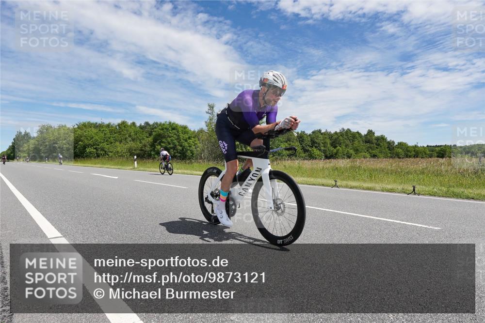 21.06.2026 - Viking Triathlon Michael Burmester http://msf.ph/oto/9873121 21.06.2026 12:37:25 Radfahren 77, 141, 244, 300, 409, 448, 471, 519, 519 meine-sportfotos.de