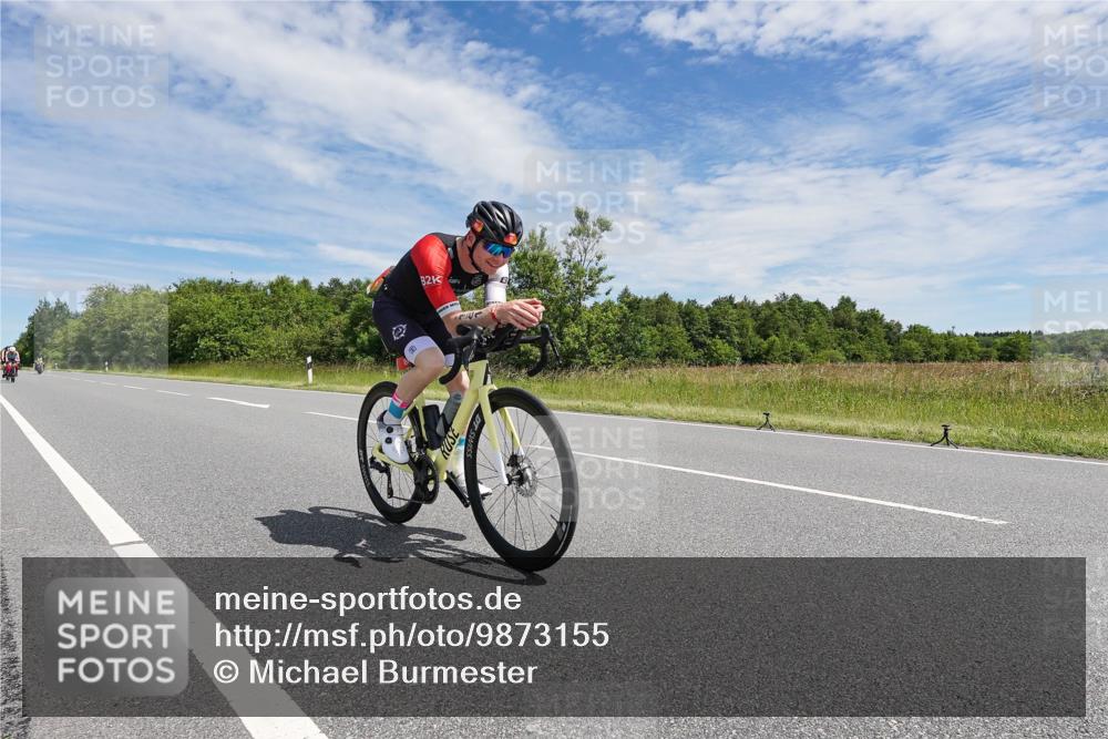 21.06.2026 - Viking Triathlon Michael Burmester http://msf.ph/oto/9873155 21.06.2026 12:37:57 Radfahren 138, 185, 244, 378, 413, 506, 520, 550, 557 meine-sportfotos.de