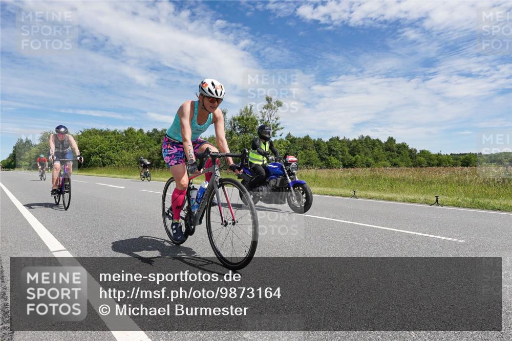 21.06.2026 - Viking Triathlon Michael Burmester http://msf.ph/oto/9873164 21.06.2026 12:38:01 Radfahren 138, 185, 203, 378, 413, 461, 506, 550, 557 meine-sportfotos.de