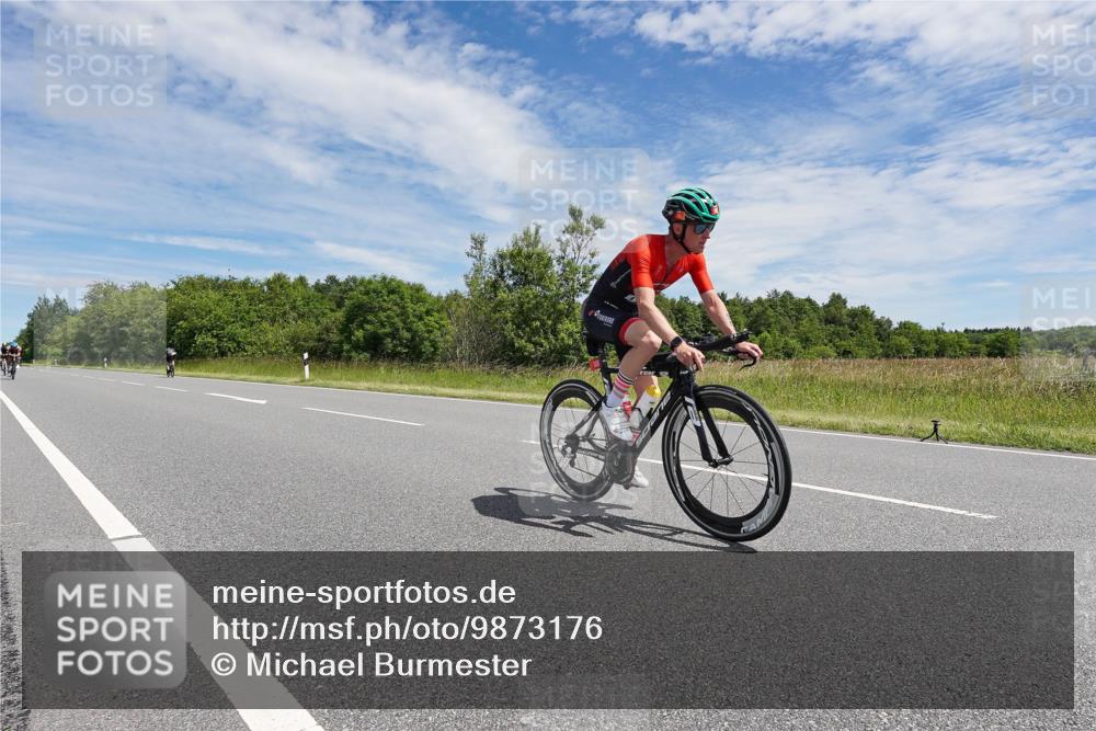 21.06.2026 - Viking Triathlon Michael Burmester http://msf.ph/oto/9873176 21.06.2026 12:38:03 Radfahren 138, 185, 203, 378, 413, 461, 506, 550, 557 meine-sportfotos.de