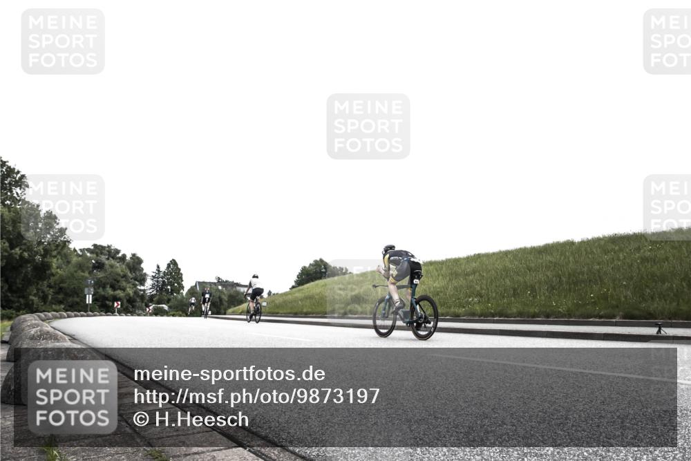 21.06.2026 - 29. Vierlanden-Triathlon H.Heesch http://msf.ph/oto/9873197 21.06.2026 12:28:03 Radfahren  meine-sportfotos.de