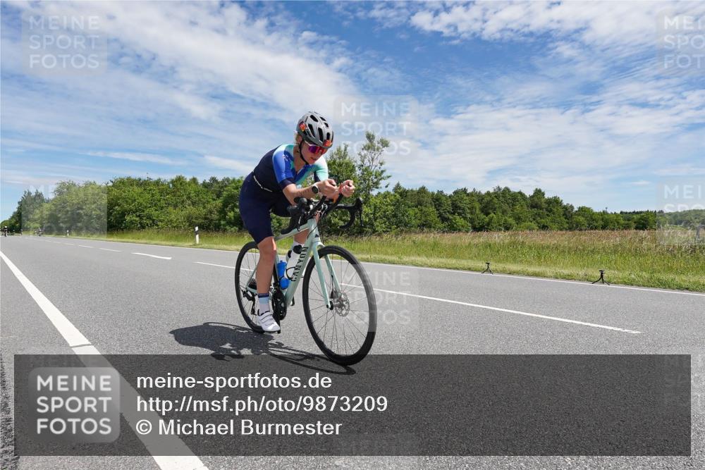 21.06.2026 - Viking Triathlon Michael Burmester http://msf.ph/oto/9873209 21.06.2026 12:38:20 Radfahren 123, 203, 203, 221, 415, 416, 461, 461, 551 meine-sportfotos.de