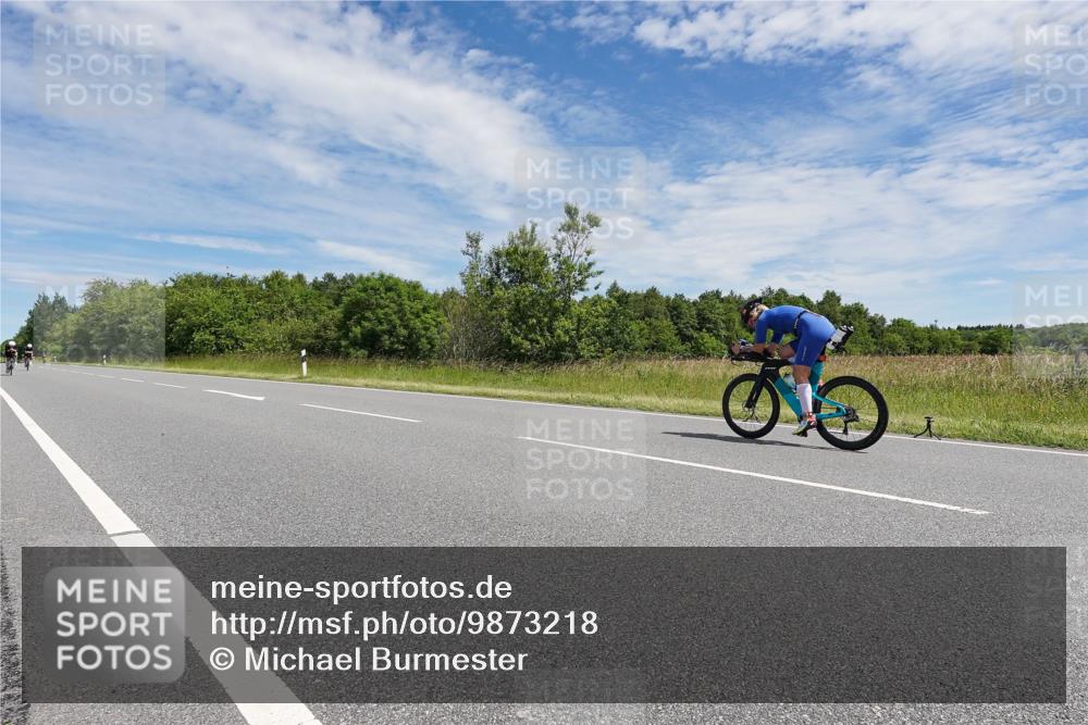 21.06.2026 - Viking Triathlon Michael Burmester http://msf.ph/oto/9873218 21.06.2026 12:38:23 Radfahren 123, 203, 203, 221, 415, 416, 461, 461, 551 meine-sportfotos.de