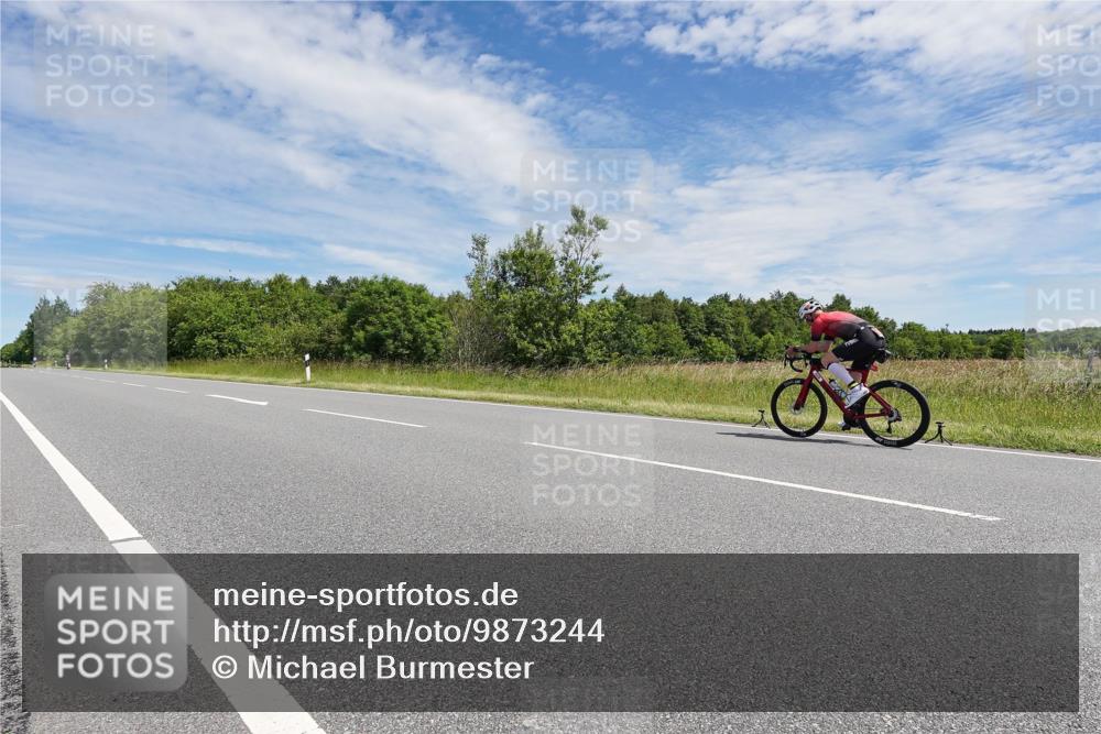 21.06.2026 - Viking Triathlon Michael Burmester http://msf.ph/oto/9873244 21.06.2026 12:38:38 Radfahren 123, 209, 217, 307, 416, 423, 651 meine-sportfotos.de