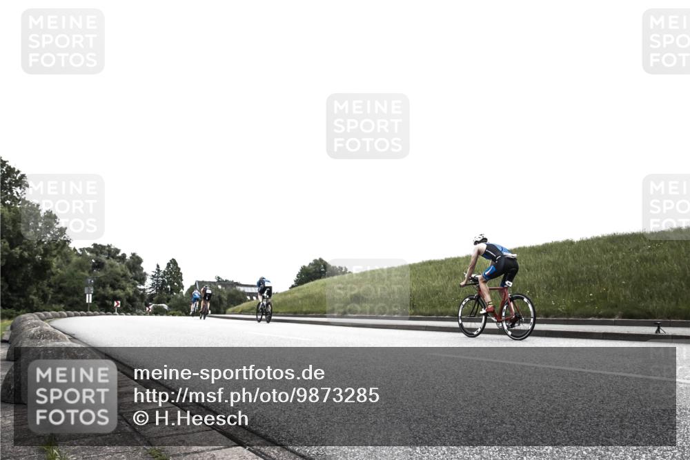 21.06.2026 - 29. Vierlanden-Triathlon H.Heesch http://msf.ph/oto/9873285 21.06.2026 12:28:47 Radfahren 644, 844, 922 meine-sportfotos.de