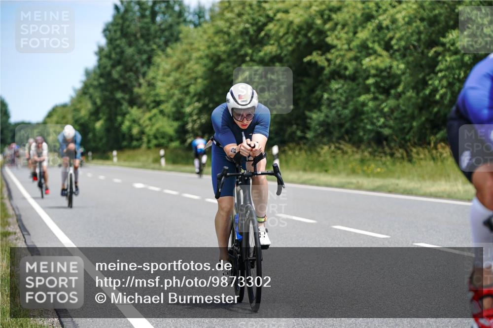 21.06.2026 - Viking Triathlon Michael Burmester http://msf.ph/oto/9873302 21.06.2026 12:48:03 Radfahren 57, 58, 73, 124, 126, 166, 232, 259, 510, 531, 608, 639, 644 meine-sportfotos.de