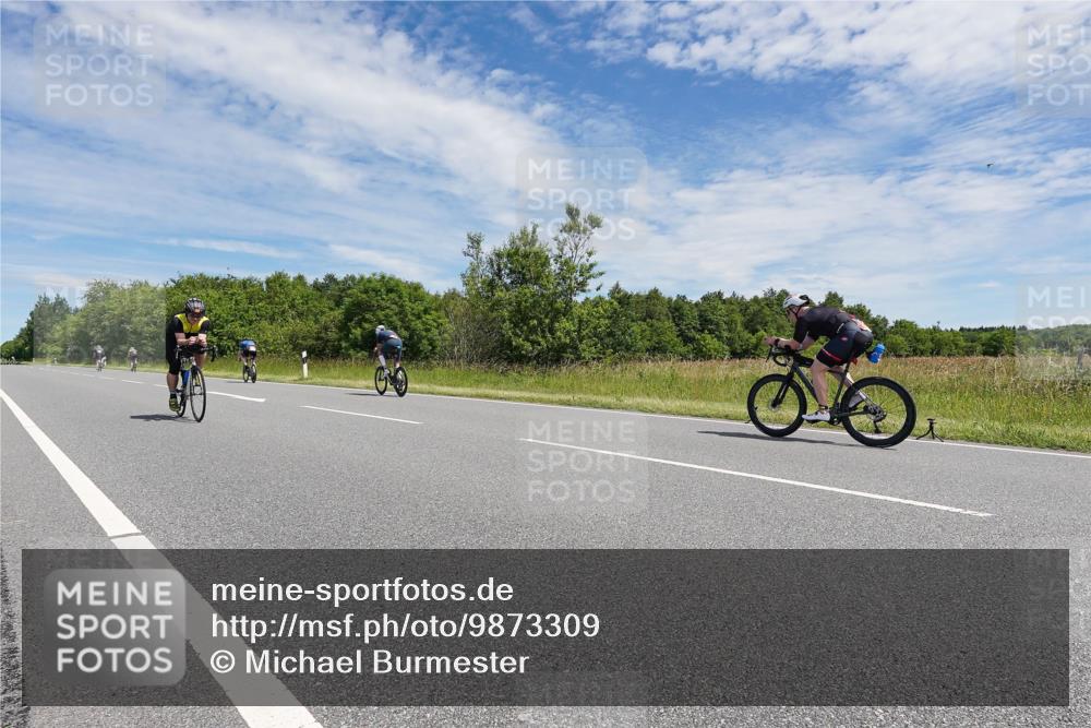 21.06.2026 - Viking Triathlon Michael Burmester http://msf.ph/oto/9873309 21.06.2026 12:39:29 Radfahren 76, 76, 80, 233, 283, 483, 502, 516, 609 meine-sportfotos.de