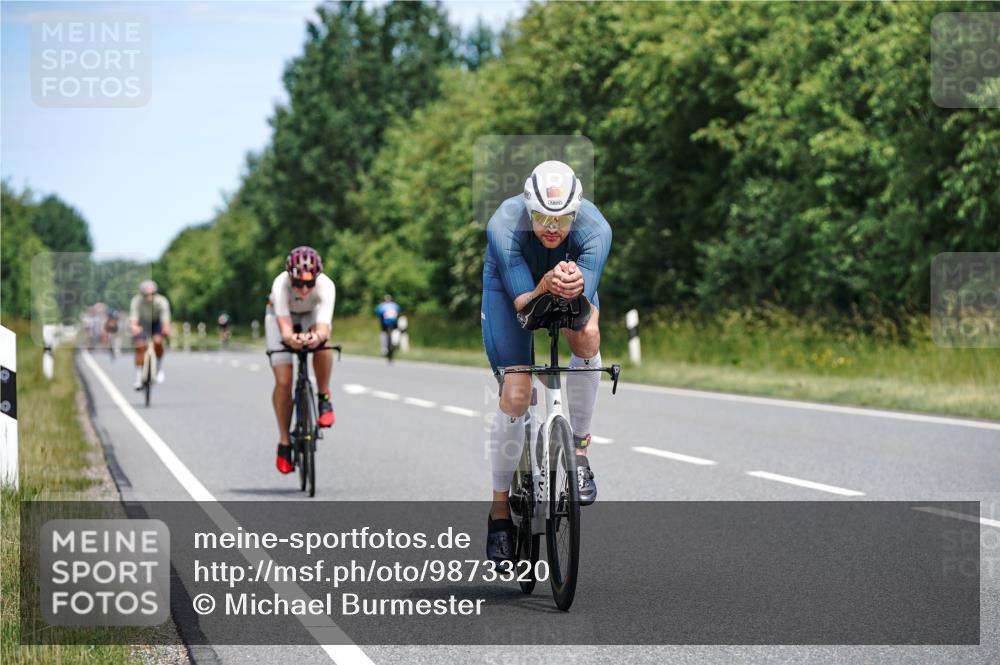 21.06.2026 - Viking Triathlon Michael Burmester http://msf.ph/oto/9873320 21.06.2026 12:48:05 Radfahren 57, 58, 73, 124, 126, 166, 232, 259, 273, 531, 608, 644 meine-sportfotos.de