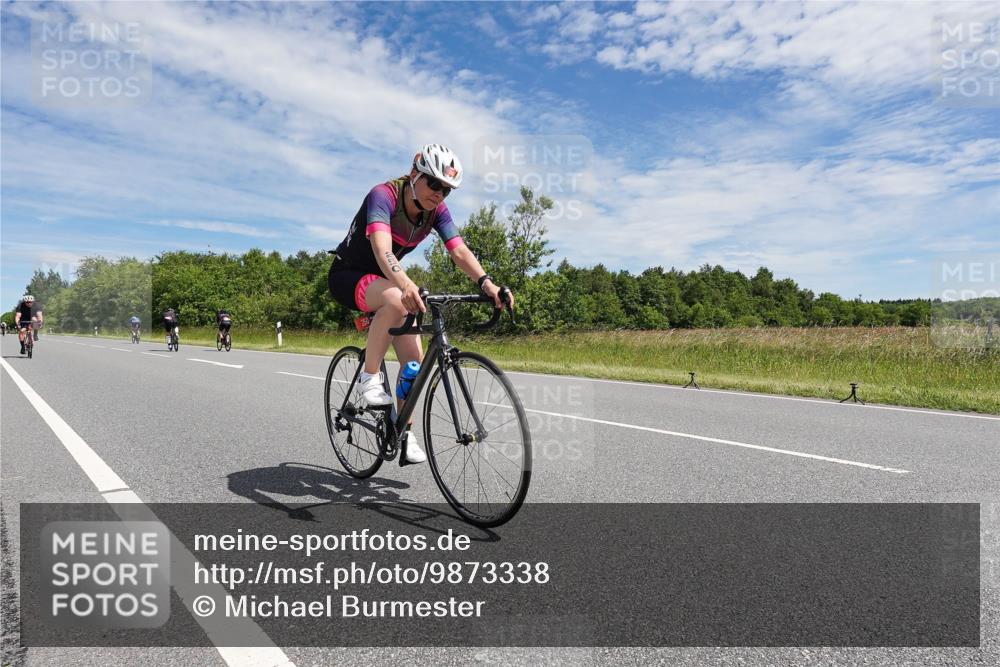 21.06.2026 - Viking Triathlon Michael Burmester http://msf.ph/oto/9873338 21.06.2026 12:39:56 Radfahren 47, 174, 231, 242, 272, 328, 512, 524, 543 meine-sportfotos.de