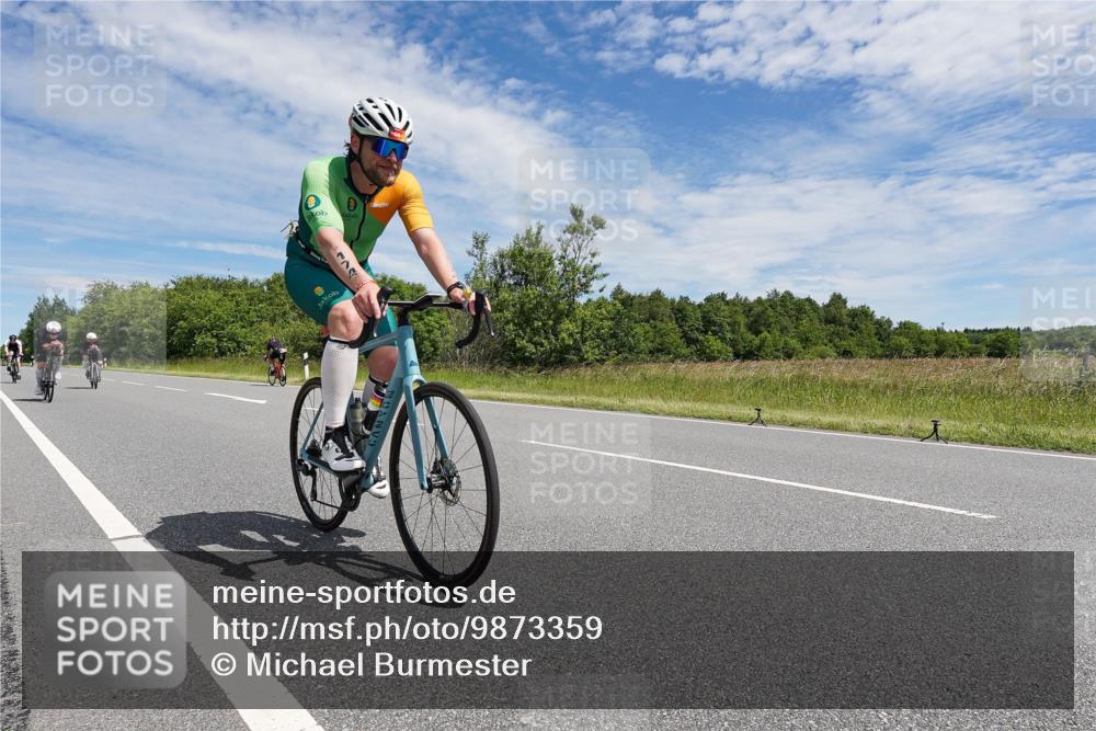 21.06.2026 - Viking Triathlon Michael Burmester http://msf.ph/oto/9873359 21.06.2026 12:40:04 Radfahren 47, 174, 242, 272, 325, 512, 524 meine-sportfotos.de