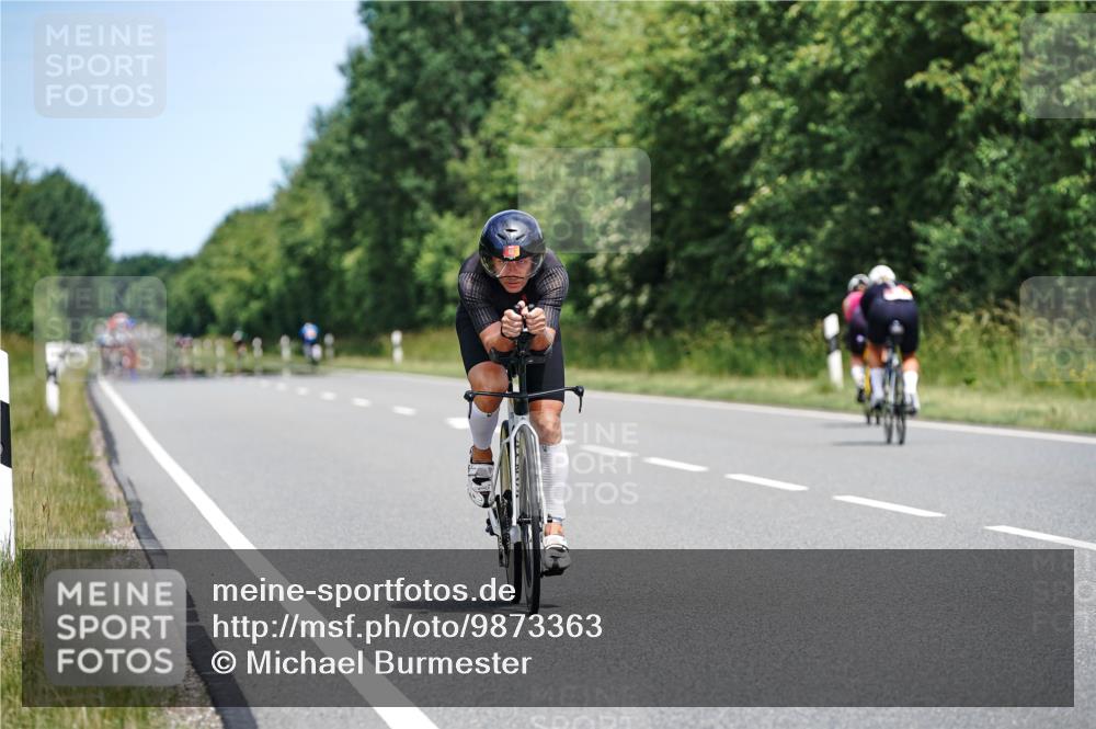 21.06.2026 - Viking Triathlon Michael Burmester http://msf.ph/oto/9873363 21.06.2026 12:48:15 Radfahren 57, 124, 126, 166, 232, 273, 644 meine-sportfotos.de
