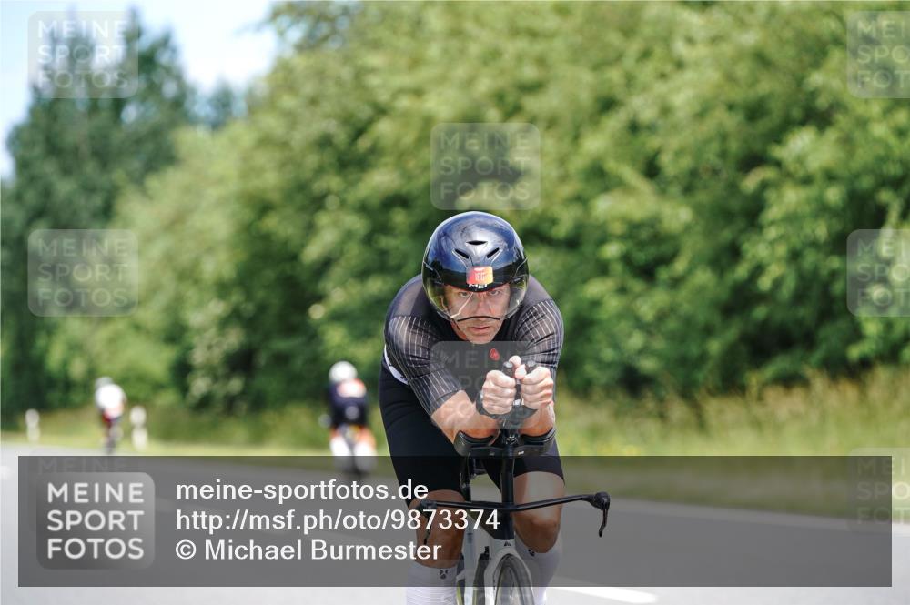 21.06.2026 - Viking Triathlon Michael Burmester http://msf.ph/oto/9873374 21.06.2026 12:48:16 Radfahren 57, 124, 126, 166, 232, 273, 644 meine-sportfotos.de