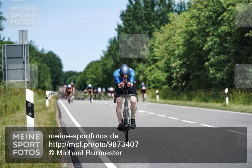 21.06.2026 - Viking Triathlon Michael Burmester http://msf.ph/oto/9873407 21.06.2026 12:48:46 Radfahren 44, 52, 316, 330, 379, 455 meine-sportfotos.de