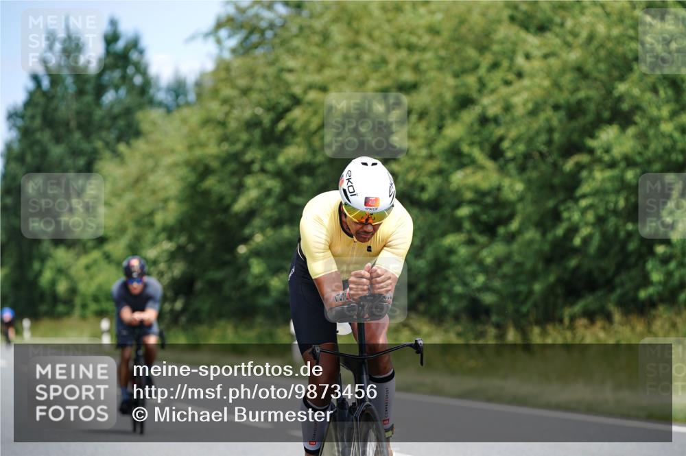 21.06.2026 - Viking Triathlon Michael Burmester http://msf.ph/oto/9873456 21.06.2026 12:48:58 Radfahren 44, 52, 316, 330, 379, 455, 666 meine-sportfotos.de