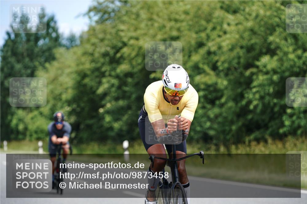 21.06.2026 - Viking Triathlon Michael Burmester http://msf.ph/oto/9873458 21.06.2026 12:48:58 Radfahren 44, 52, 316, 330, 379, 455, 666 meine-sportfotos.de