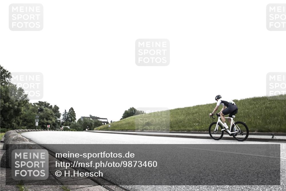 21.06.2026 - 29. Vierlanden-Triathlon H.Heesch http://msf.ph/oto/9873460 21.06.2026 12:30:05 Radfahren 763, 908, 916, 950 meine-sportfotos.de