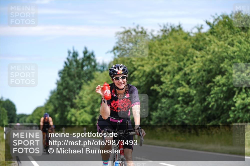 21.06.2026 - Viking Triathlon Michael Burmester http://msf.ph/oto/9873493 21.06.2026 12:49:00 Radfahren 44, 52, 316, 379, 455, 666 meine-sportfotos.de