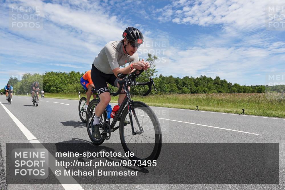 21.06.2026 - Viking Triathlon Michael Burmester http://msf.ph/oto/9873495 21.06.2026 12:41:00 Radfahren 40, 200, 285, 332, 404, 466, 498, 566, 568, 604, 656 meine-sportfotos.de