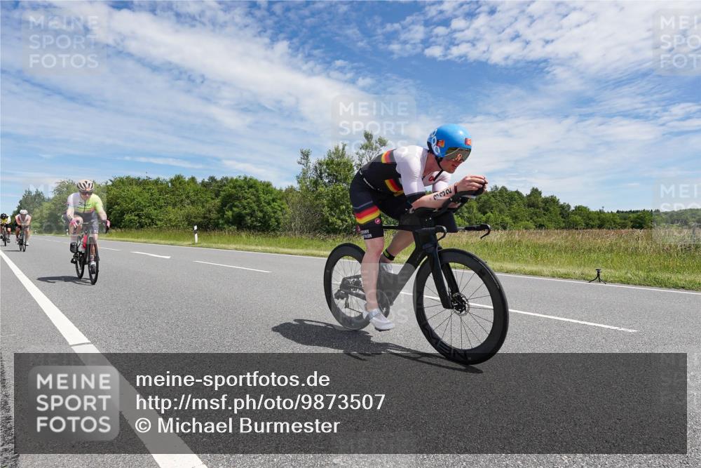 21.06.2026 - Viking Triathlon Michael Burmester http://msf.ph/oto/9873507 21.06.2026 12:41:09 Radfahren 40, 43, 192, 332, 491, 498, 566, 656 meine-sportfotos.de