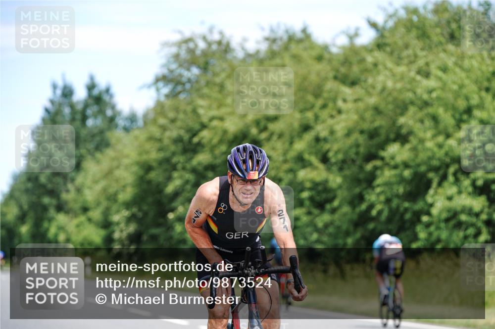 21.06.2026 - Viking Triathlon Michael Burmester http://msf.ph/oto/9873524 21.06.2026 12:49:04 Radfahren 44, 52, 316, 455, 666 meine-sportfotos.de