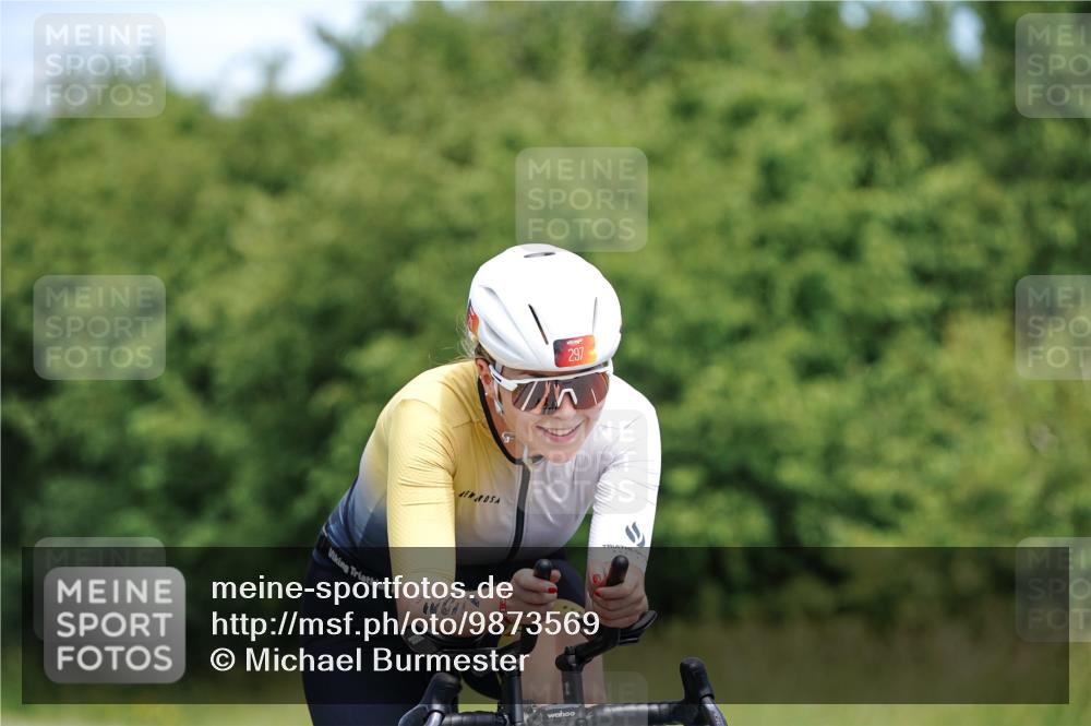 21.06.2026 - Viking Triathlon Michael Burmester http://msf.ph/oto/9873569 21.06.2026 12:49:39 Radfahren 155, 260, 268, 368 meine-sportfotos.de