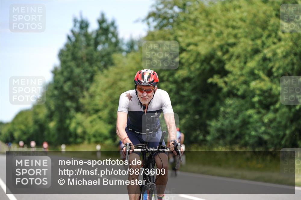 21.06.2026 - Viking Triathlon Michael Burmester http://msf.ph/oto/9873609 21.06.2026 12:50:26 Radfahren 26, 211, 261, 375, 387, 463, 661 meine-sportfotos.de