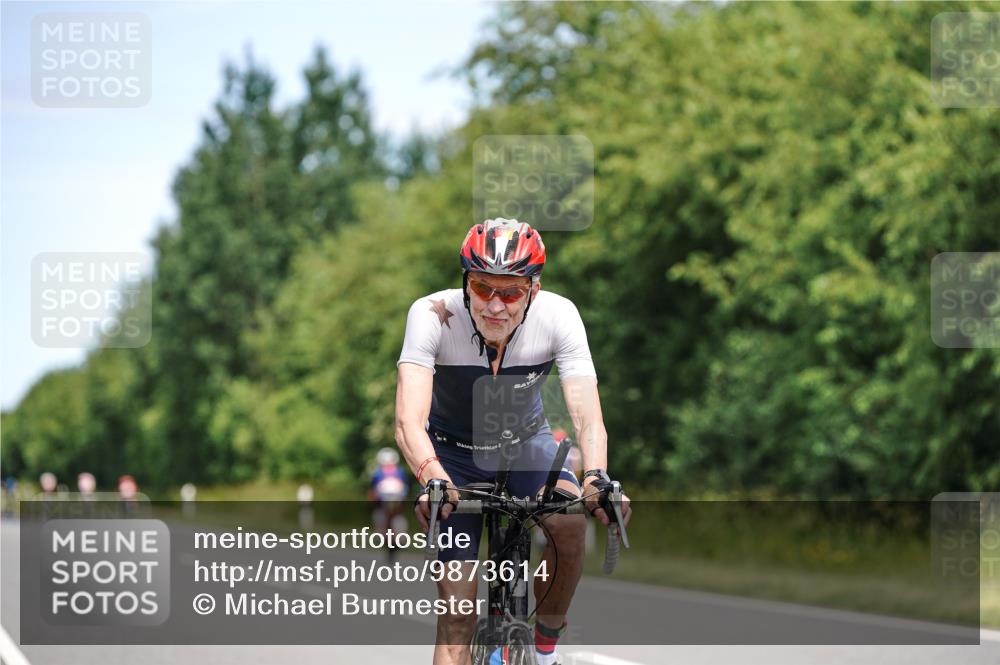 21.06.2026 - Viking Triathlon Michael Burmester http://msf.ph/oto/9873614 21.06.2026 12:50:27 Radfahren 26, 211, 261, 375, 387, 463 meine-sportfotos.de