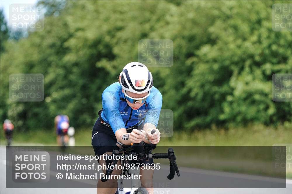 21.06.2026 - Viking Triathlon Michael Burmester http://msf.ph/oto/9873635 21.06.2026 12:50:37 Radfahren 26, 190, 211, 261, 326, 387, 463, 556 meine-sportfotos.de