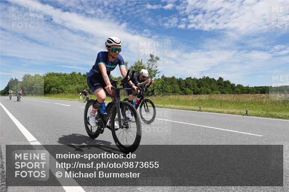 21.06.2026 - Viking Triathlon Michael Burmester http://msf.ph/oto/9873655 21.06.2026 12:42:35 Radfahren 61, 92, 134, 144, 158, 170, 171, 222, 262, 318, 324, 577, 632 meine-sportfotos.de