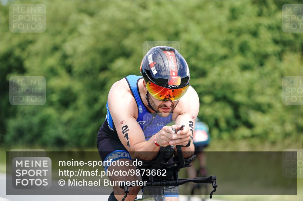 21.06.2026 - Viking Triathlon Michael Burmester http://msf.ph/oto/9873662 21.06.2026 12:50:40 Radfahren 26, 190, 211, 261, 326, 387, 463, 556 meine-sportfotos.de