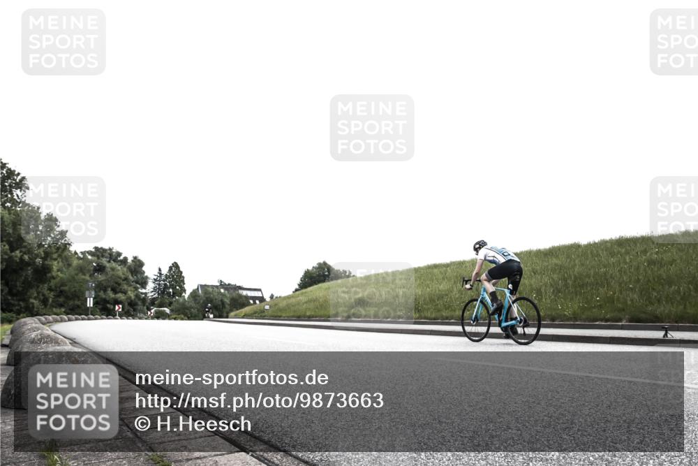 21.06.2026 - 29. Vierlanden-Triathlon H.Heesch http://msf.ph/oto/9873663 21.06.2026 12:31:45 Radfahren 772, 947 meine-sportfotos.de