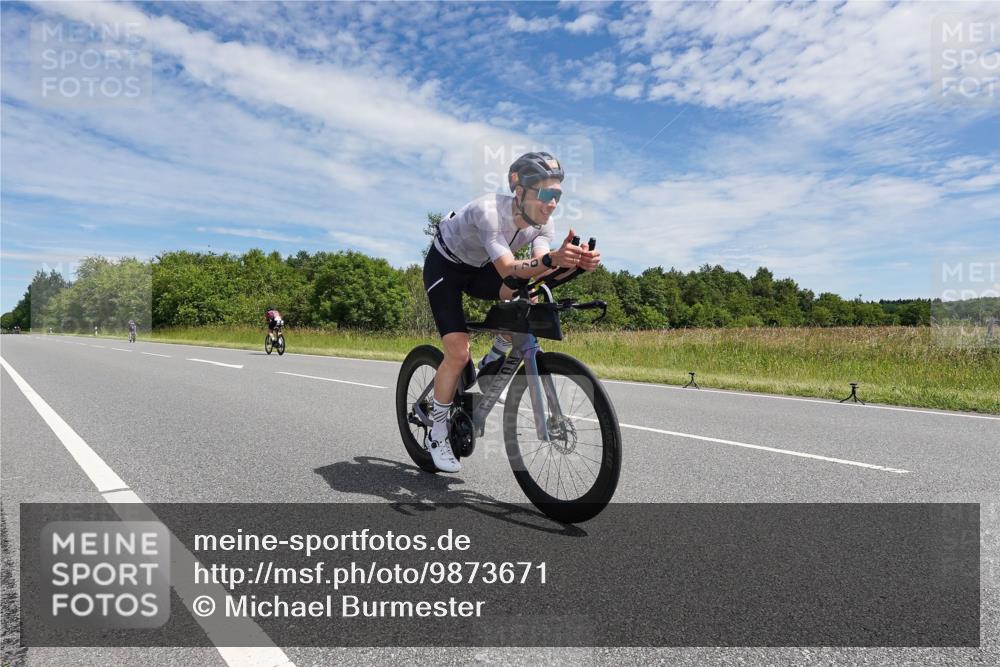 21.06.2026 - Viking Triathlon Michael Burmester http://msf.ph/oto/9873671 21.06.2026 12:42:38 Radfahren 61, 92, 134, 144, 158, 170, 222, 262, 318, 324, 577, 632 meine-sportfotos.de