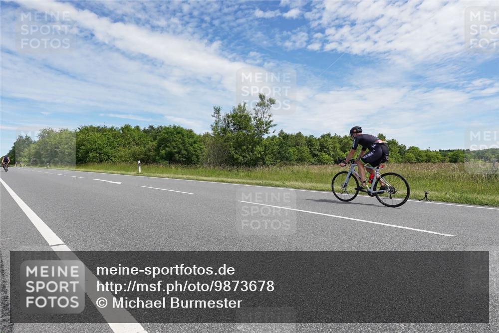 21.06.2026 - Viking Triathlon Michael Burmester http://msf.ph/oto/9873678 21.06.2026 12:42:49 Radfahren 134, 158, 160, 222, 318, 324, 346 meine-sportfotos.de
