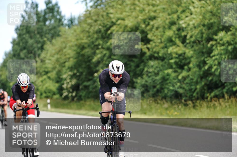 21.06.2026 - Viking Triathlon Michael Burmester http://msf.ph/oto/9873679 21.06.2026 12:50:43 Radfahren 26, 190, 211, 261, 326, 387, 463, 556 meine-sportfotos.de
