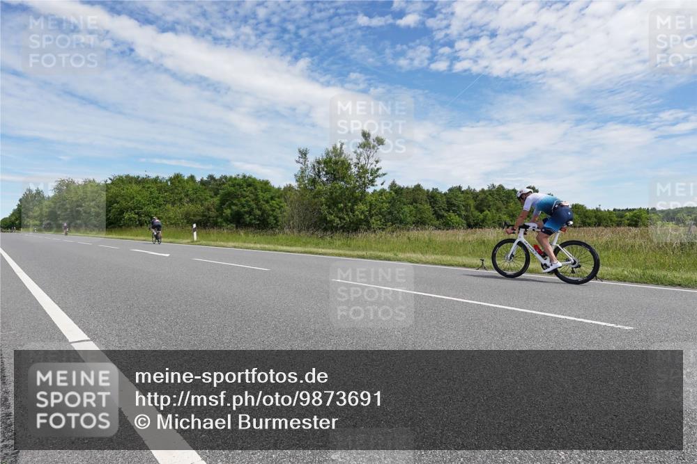 21.06.2026 - Viking Triathlon Michael Burmester http://msf.ph/oto/9873691 21.06.2026 12:42:55 Radfahren 134, 158, 160, 346 meine-sportfotos.de