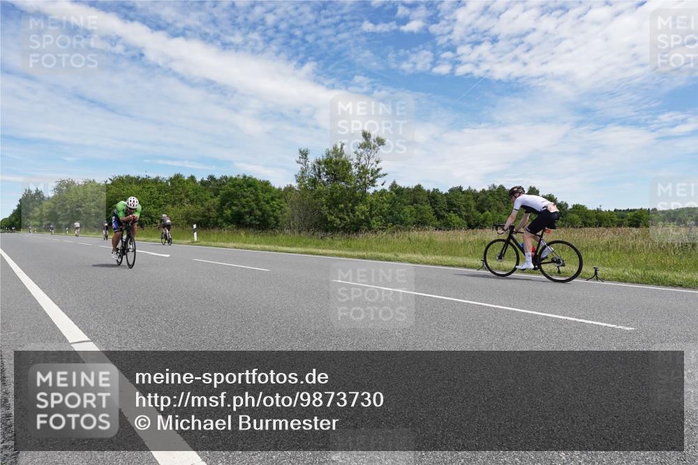 21.06.2026 - Viking Triathlon Michael Burmester http://msf.ph/oto/9873730 21.06.2026 12:43:23 Radfahren 41, 86, 202, 223, 243, 243, 429, 434, 472, 602, 654, 668, 670 meine-sportfotos.de