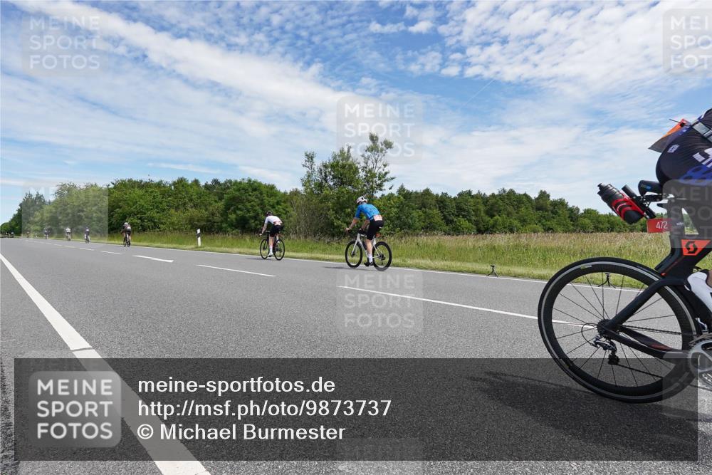 21.06.2026 - Viking Triathlon Michael Burmester http://msf.ph/oto/9873737 21.06.2026 12:43:23 Radfahren 41, 86, 202, 223, 243, 243, 429, 434, 472, 602, 654, 668, 670 meine-sportfotos.de
